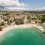 Estelle Apartament *